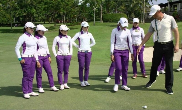 Những điều cần biết về nghề Caddie Golf