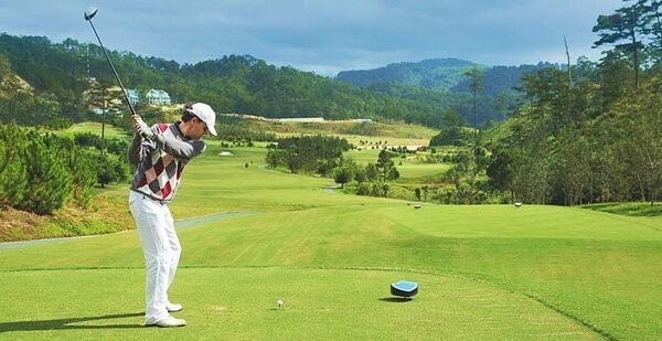 Thứ tự đánh trong luật chơi golf 18 lỗ