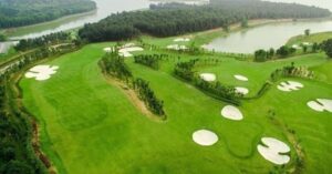 Tại sao sân golf thường có 18 lỗ?