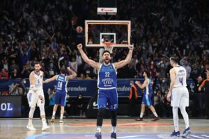 Anadolu Efes (EuroLeague) -  Là đội bóng rổ mạnh nhất thế giới