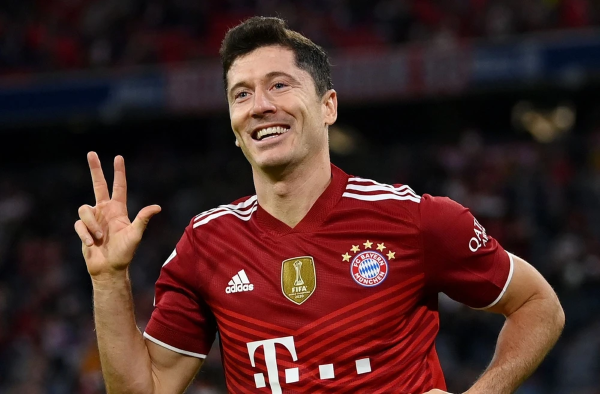 Robert Lewandowski là một trong những tiền đạo mạnh mẽ nhất thế giới