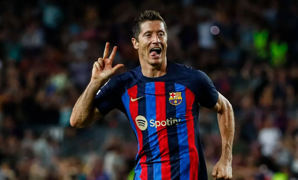 Robert Lewandowski (Barcelona, Ba Lan)