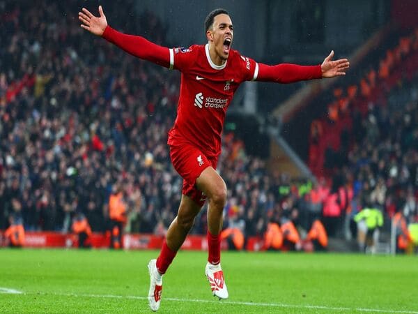 Trent Alexander-Arnold luôn được xem là hậu vệ phải xuất sắc của bóng đá Anh