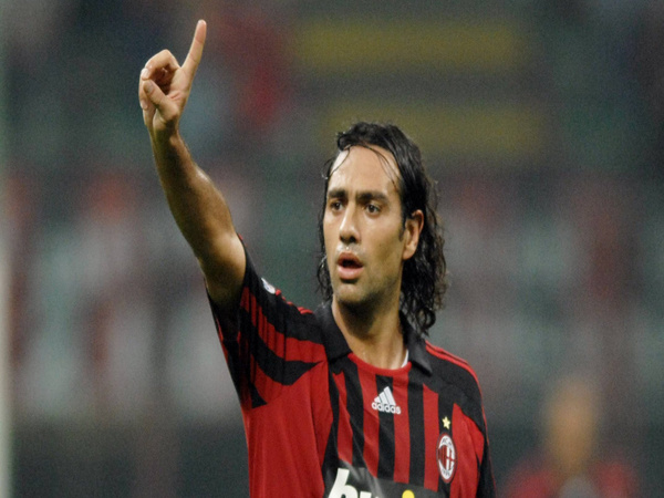 Một trong những trung vệ huyền thoại xuất sắc nhất lích sử - Alessandro Nesta