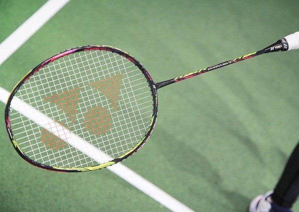 Vợt cầu lông Yonex công thủ toàn diện Duora 10LT