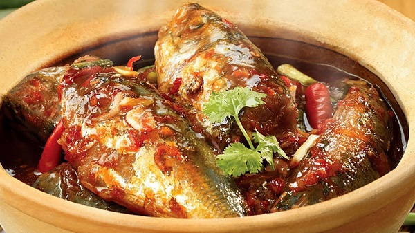Cá nục kho tộ