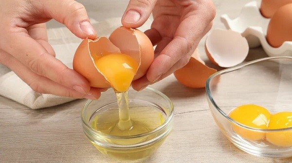 Lòng đỏ trứng gà rất cần thiết cho sự phát triển thị lực
