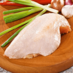 500g ức gà sẽ chứa khoảng 150-155g protein