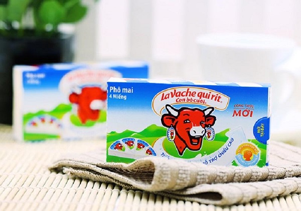 Một gói phô mai (thường khoảng 7-10g) chỉ chứa khoảng 0.7-1 gram protein