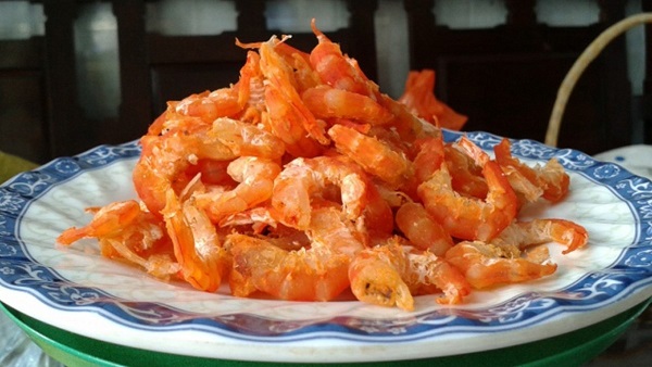 Tôm khô chất lượng cao thường có màu sắc tự nhiên